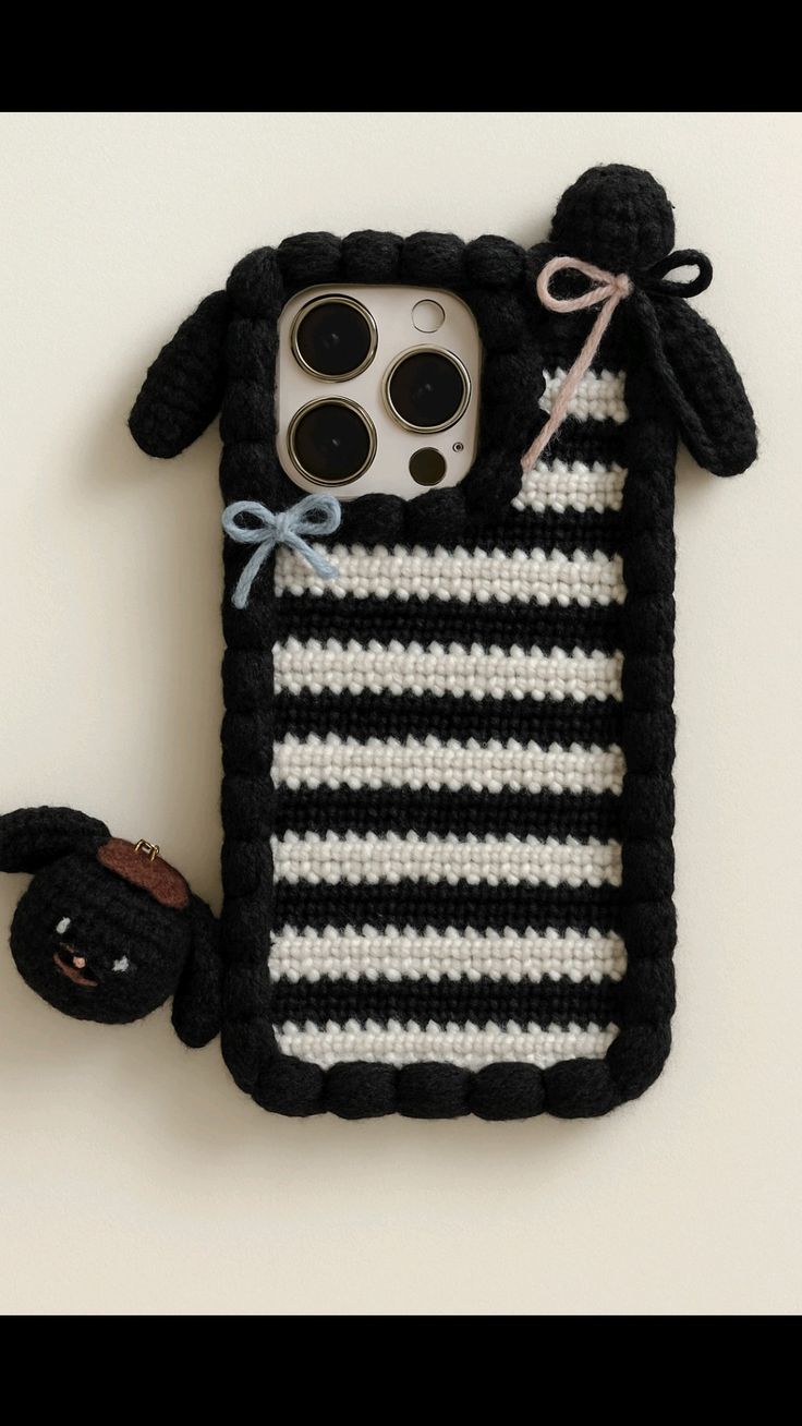 crochet phone case